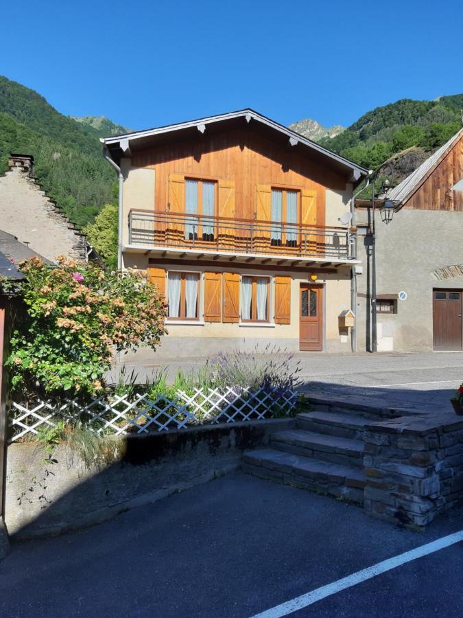 Maison Des Trois Ormeaux Villa Cier-de-Luchon Eksteriør billede